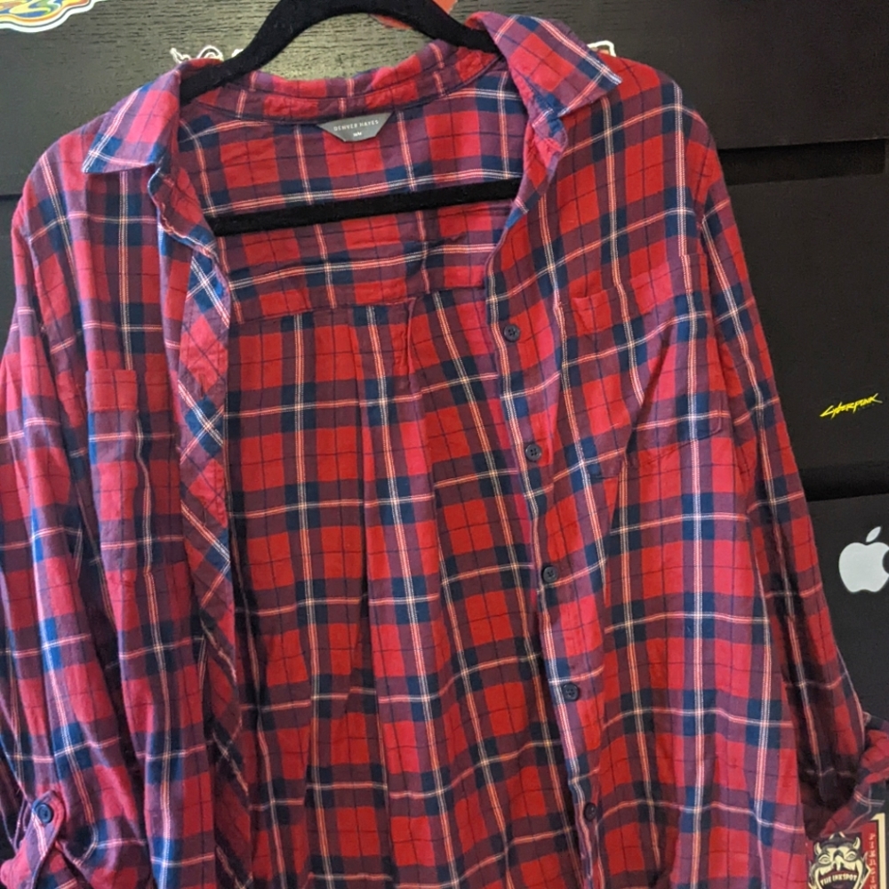 ✨2/$40✨ Denver Hayes longline plaid button up / flannel